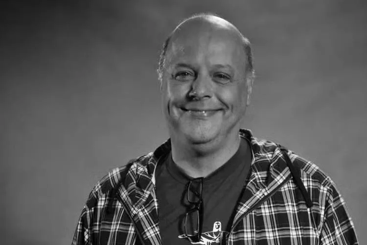 Roney Facchini, ator de “Rá-Tim-Bum”, morre aos 73 anos em São Paulo