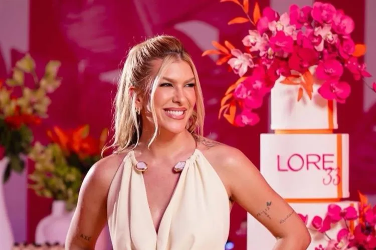 Lore Improta comemora 33 anos em grande estilo
