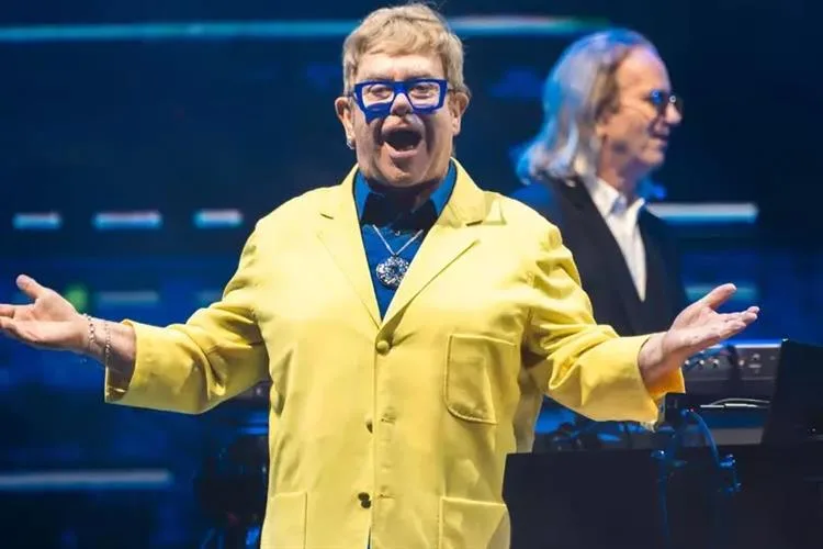 Elton John retorna ao Brasil e emociona público no Rock in Rio 2026