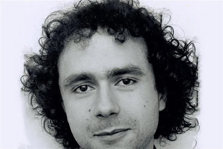 Morre Okky de Souza, jornalista que escreveu biografia nunca publicada de Roberto Carlos