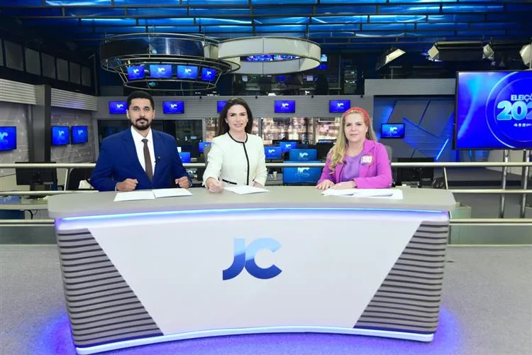 Luizianne Lins participa de entrevistas no Grupo Cidade de Comunicação
