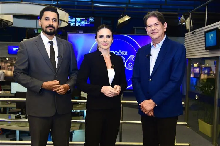 Cid Gomes concede entrevistas ao Grupo Cidade de Comunicação