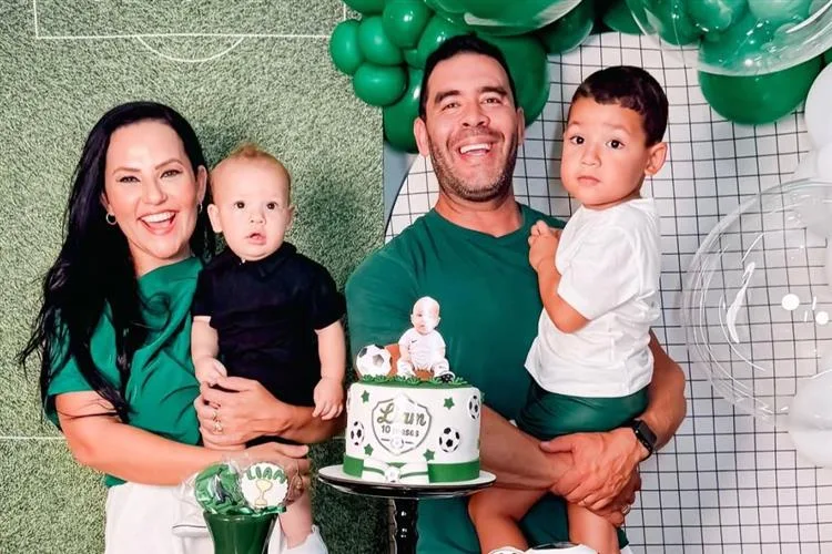 Luciana Ribeiro e Thiago Camelo reúnem a família no décimo mesversário do filho Liam