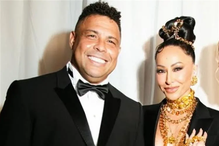 Sabrina Sato homenageia Ronaldo Fenômeno