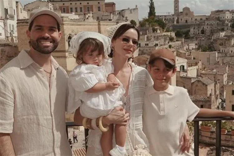 Paulinha Sampaio e Felipe Rocha pegam a rota de Matera, na Itália, com a família