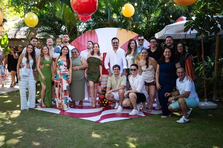 Isabela Lopes comemora b-day em tarde especial