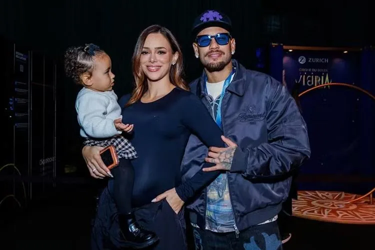 Neymar curte noite de circo com Bruna Biancardi e filhas em São Paulo
