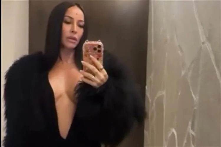 “Bem basiquinha”, brinca Sabrina Sato com look ousado