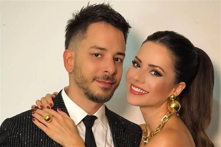 Sandy e Júnior causam frisson ao anunciar novo projeto da dupla