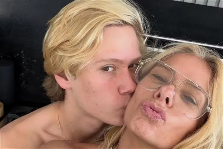 Galisteu se emociona com vinda do filho, Vittorio, ao Brasil