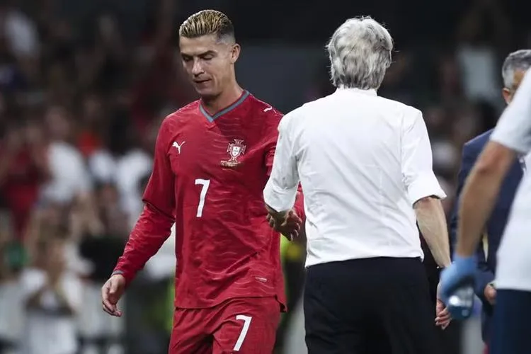 Cristiano Ronaldo ignora apelo de Jorge Jesus e deixa concentração de Portugal