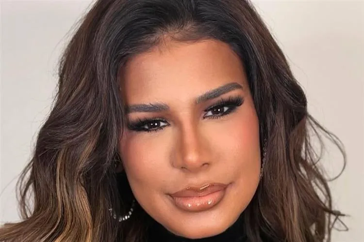Simone Mendes esbanja autoestima ao mostrar resultado de rinoplastia