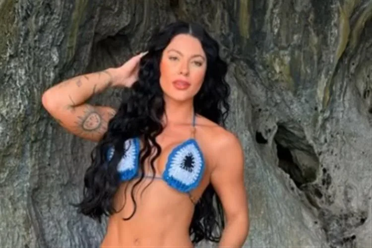 “Encantada por Capri”, revela Rayane Figliuzzi