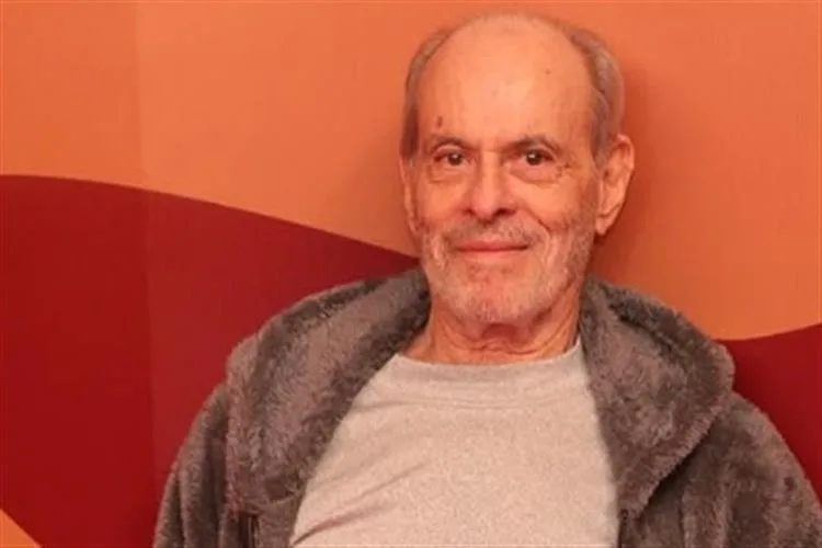 "Não suporto casamento", desabafa Ney Matogrosso