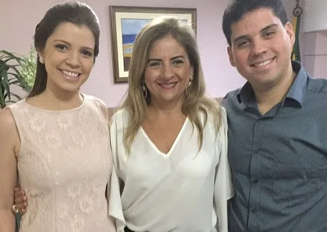 Rebecca Peixoto e Paulo Roberto Alves casam