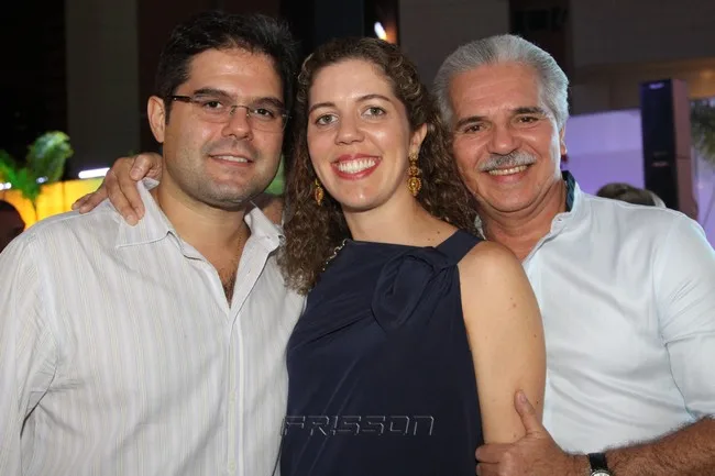 Ticiana Rolim e Edson Neto anunciam gravidez