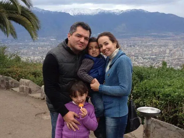 Cegonha entrega Marina para Andrea Valim e Marcos Magalhães
