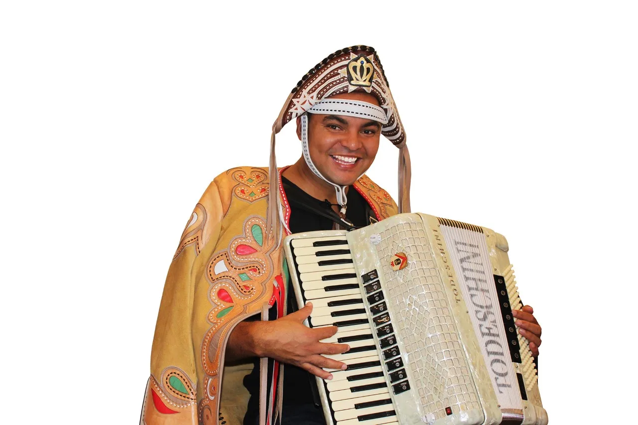 Chambinho do Acordeon no São João da Vila Azul do Mar