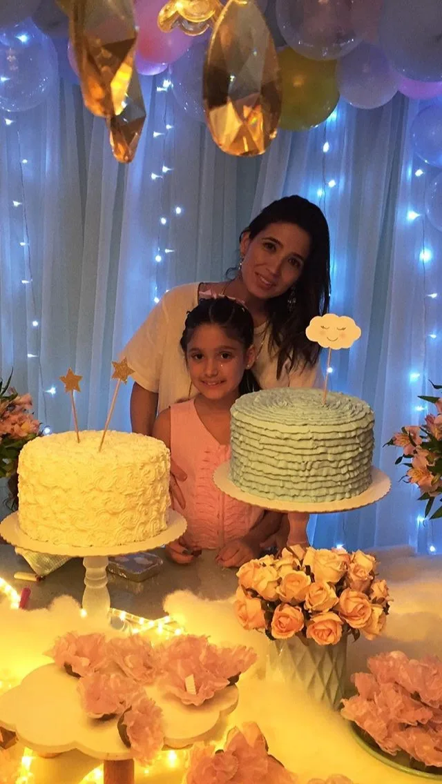 Isabela e Valentina Marinho sopram velinhas