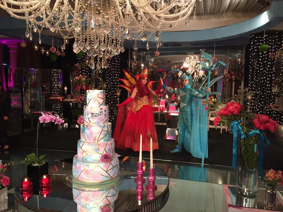 Fifteen agitou o Lulla's Atheene