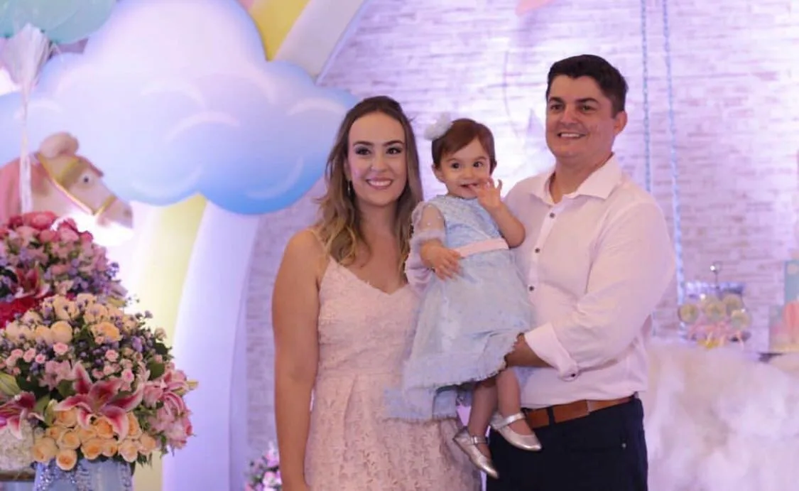 Natércia e Tarcio Bertani festejaram 1 ano da Lara