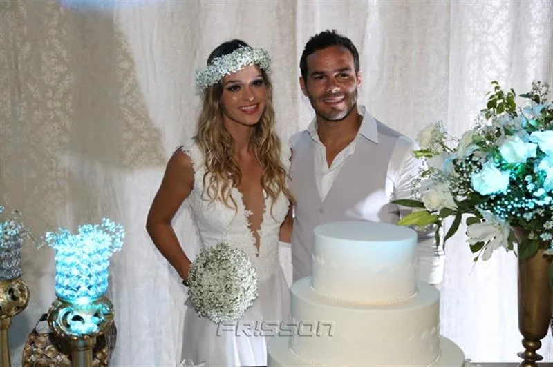 Thiago Bastos e Camila Saraiva receberam a visita da cegonha