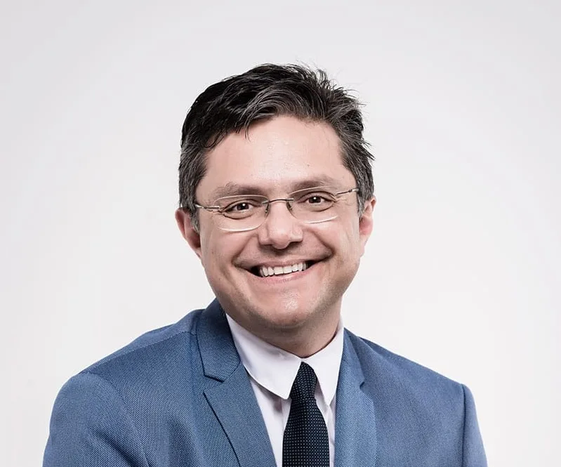 Cearense profere conferência no México