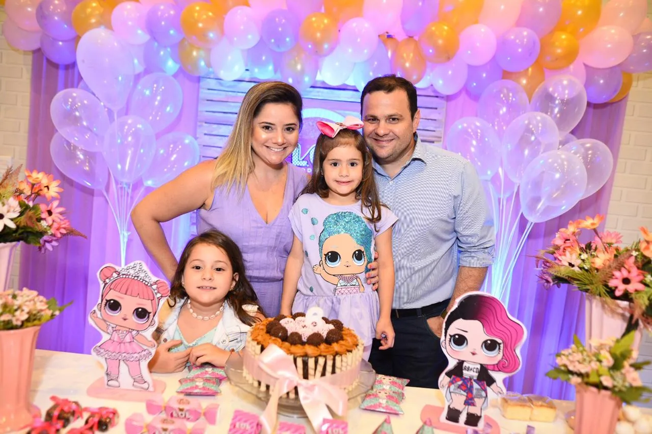Karla Rodrigues e Leandro comemoram 6 anos da filha