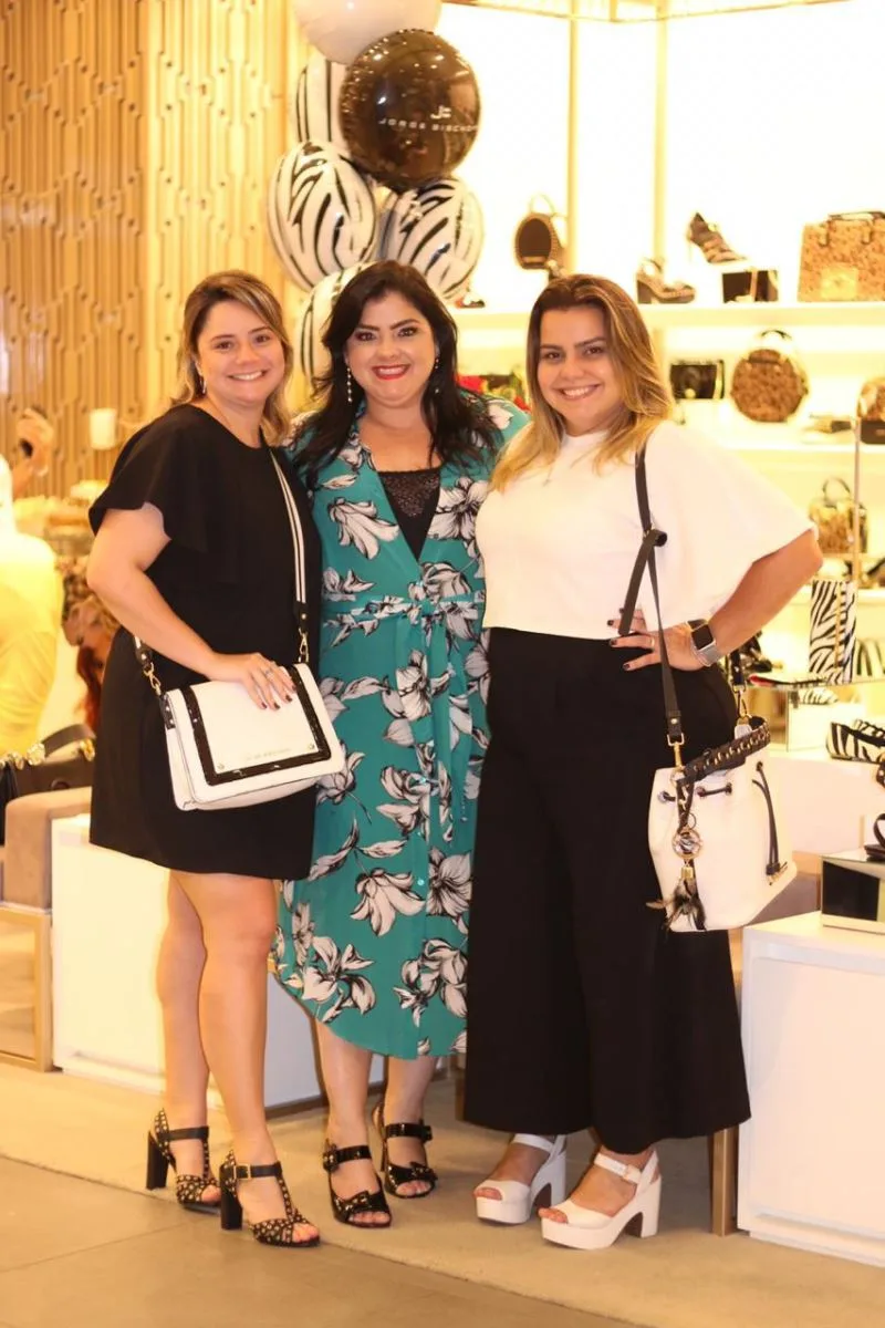 Viviane Almada promove o Exclusive Day