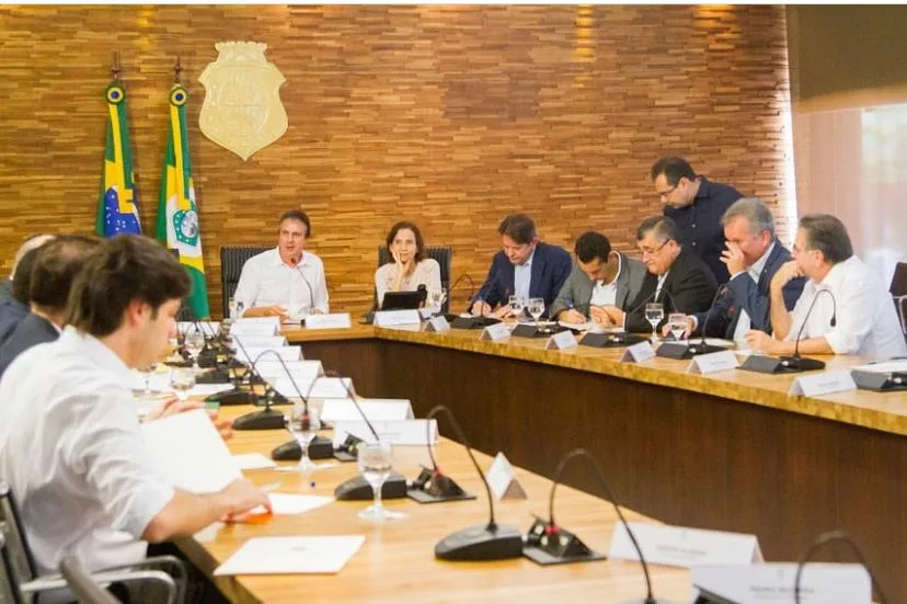 Camilo Santana tem lado: o da educação
