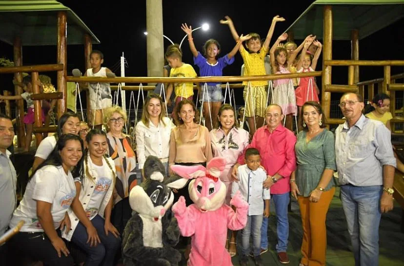 Onélia Santana inaugura 12ª Praça Mais Infância do Ceará