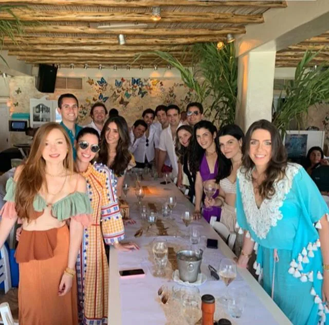Turma de cearenses invade Mykonos