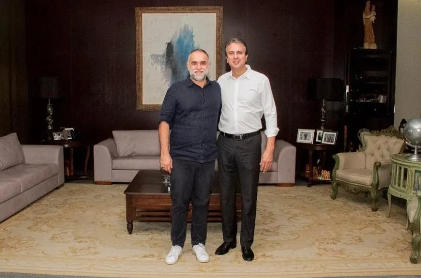 Camilo Santana recebe o cineasta Karim Aïnouz