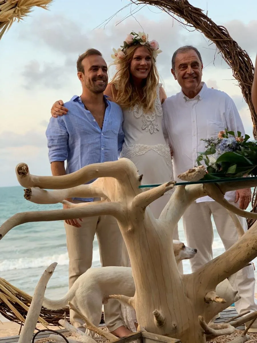 Roger Flores e Betina Schmidt casam no Ceará