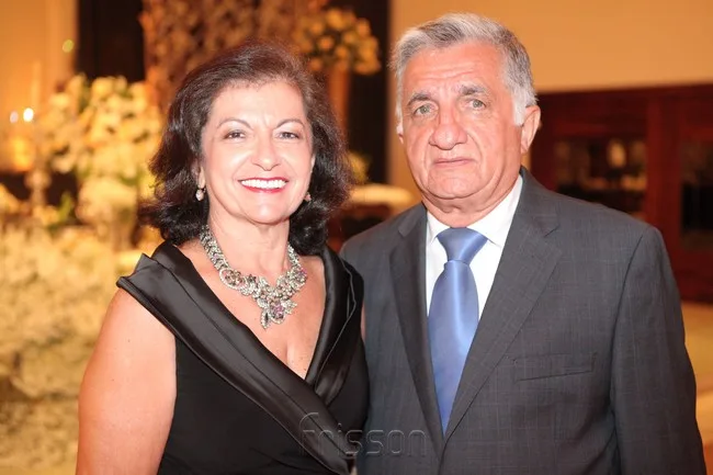 Sociedade de luto por Sérgio Benevides