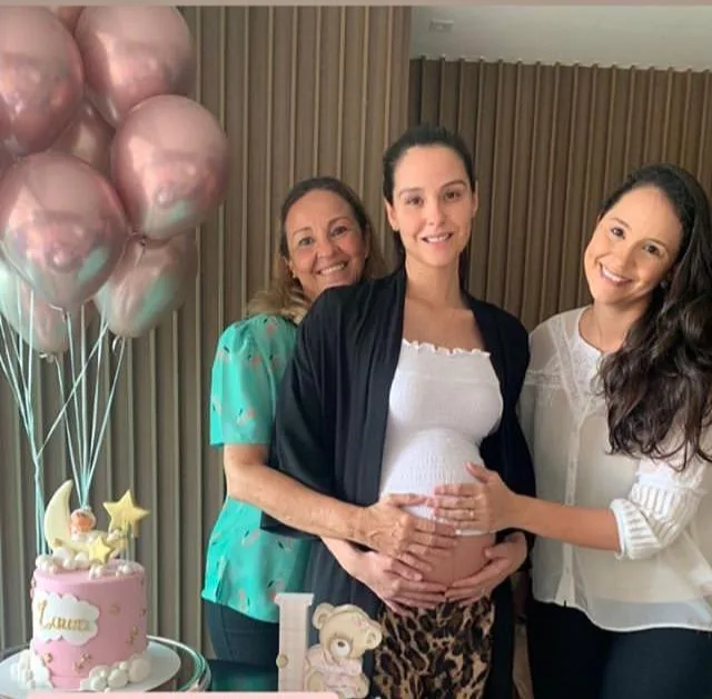 Chá de fraldas surpresa para Laura Becco