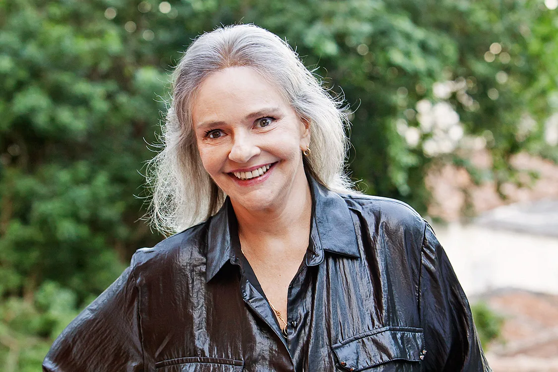 Cantora Angela Ro Ro desabafa sobre dificuldade financeira e pede ajuda