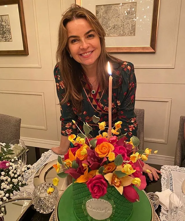Daniela Barreira brinda sua passagem pela folhinha