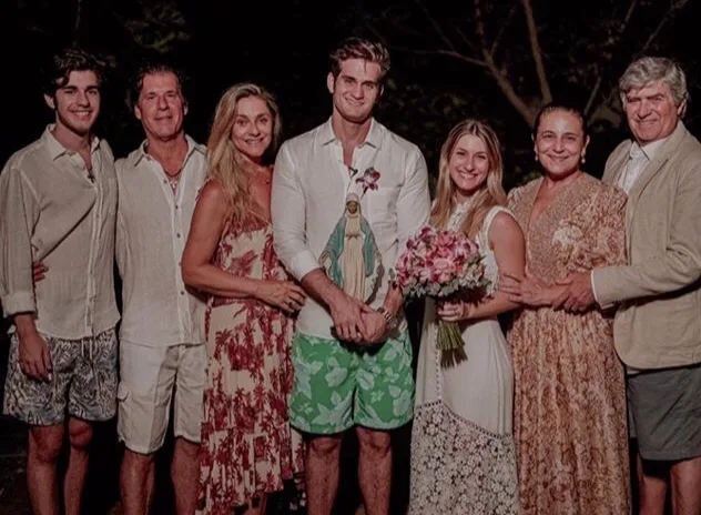 Bruna Magalhães e Ravi Macedo são surpreendidos com celebração de casamento