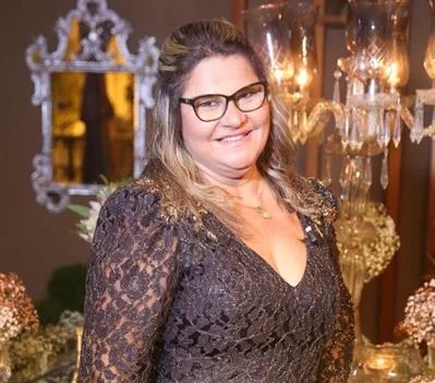Ana Pinheiro brinda a nova idade