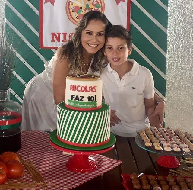 Talyzie Mihaliuc festeja 10 anos do filho Nicolas