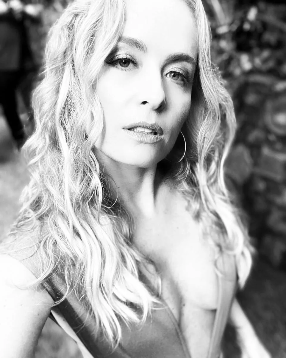 Angélica diz que vibrador é 'vida' e revela que não é próxima de Mara Maravilha