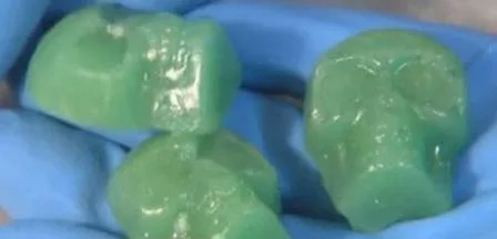 Deputados querem legalizar uso da maconha para produção de produtos como bolos e bombons