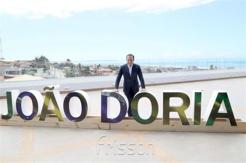 Doria critica aglomerações em praias e governo se preocupa com feriadão