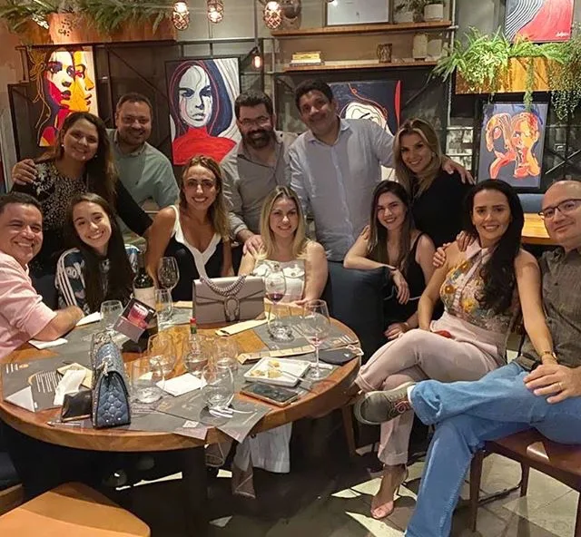 Bruno Queiroz festejou aniversário entre amigos