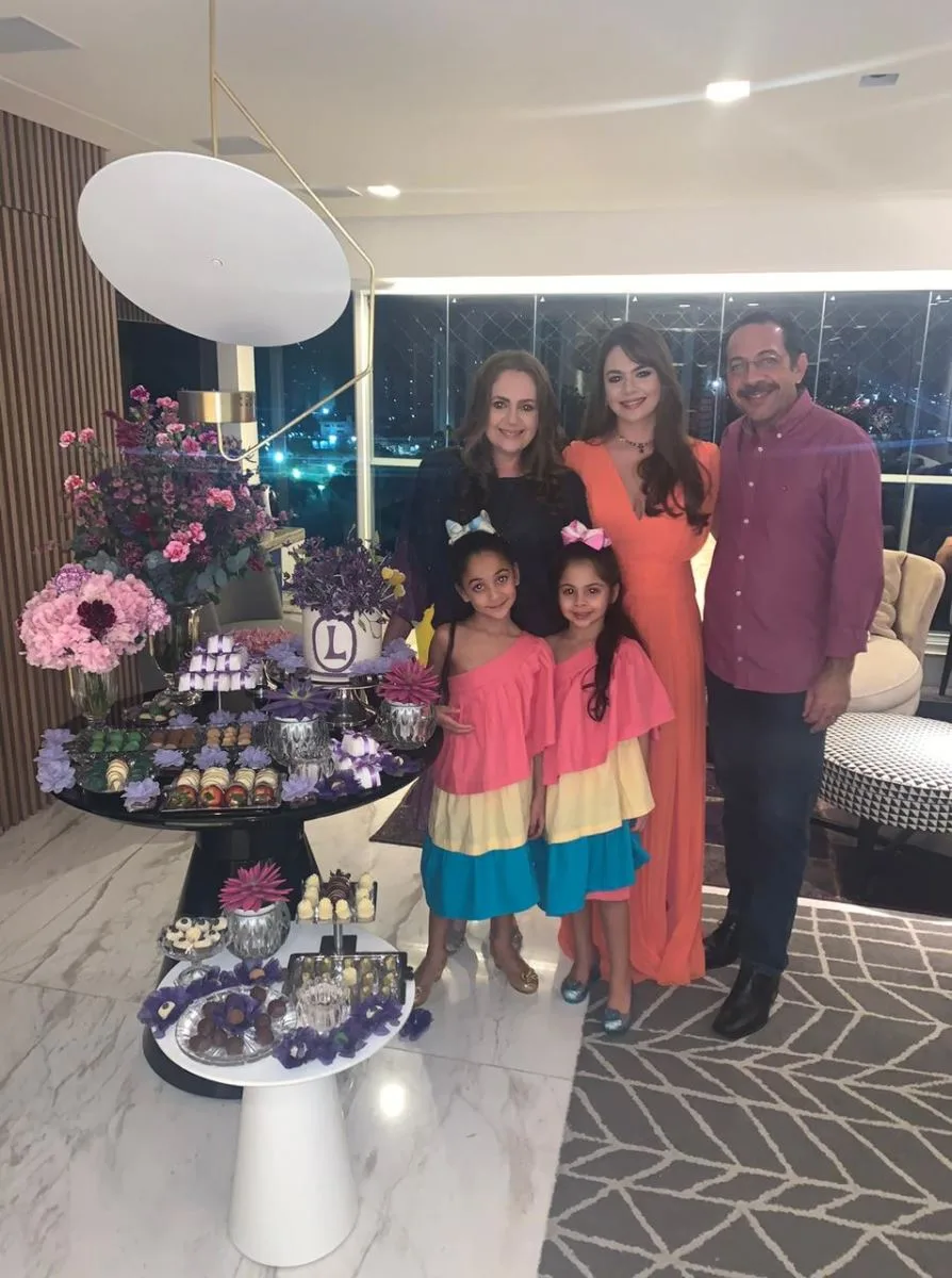 Larissa Oliveira comemora seus 23 anos