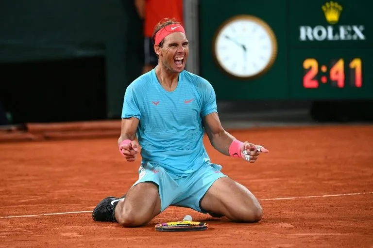 Nadal domina Djokovic, vence 13º Roland Garros e chega a 20 Grand Slams