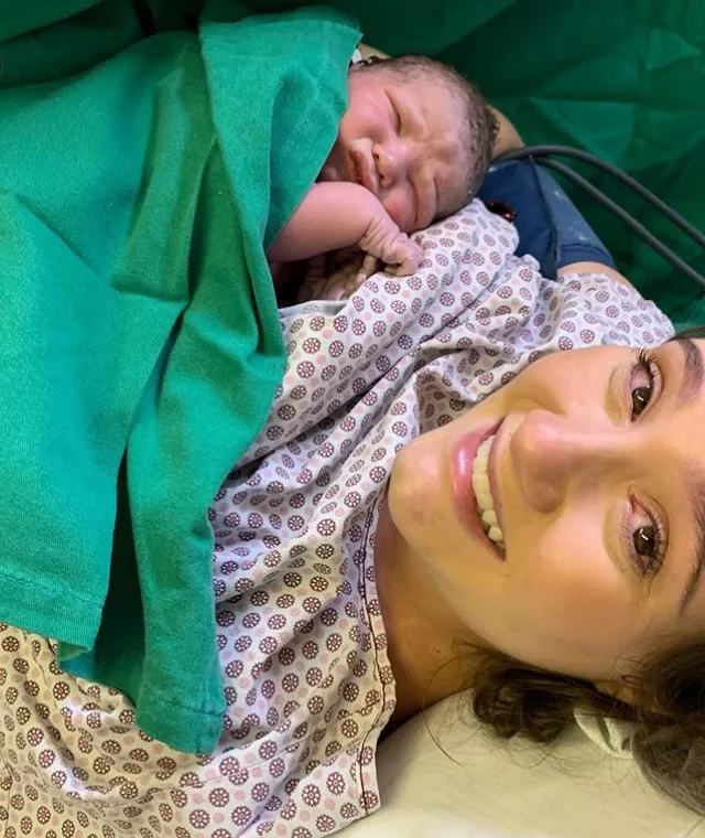 Letícia Teixeira e Gabriel Dias Branco estreiam como papais