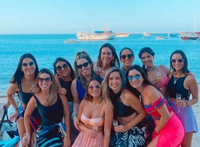 Liana Sá comemora aniversário com dia cheio de animação