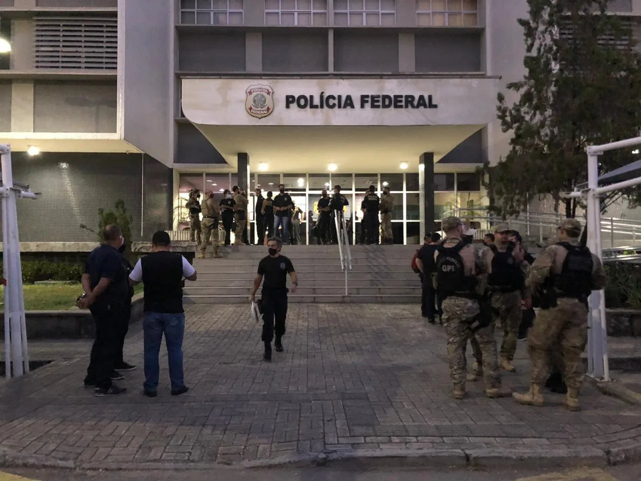 Ex-secretário do Ceará é alvo de operação da Polícia Federal que investiga crimes de corrupção